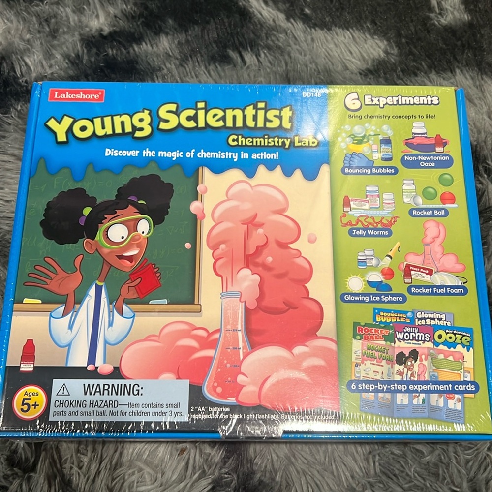 Lakeshore Young scientist chemistry lab set!  Brand new never opened!